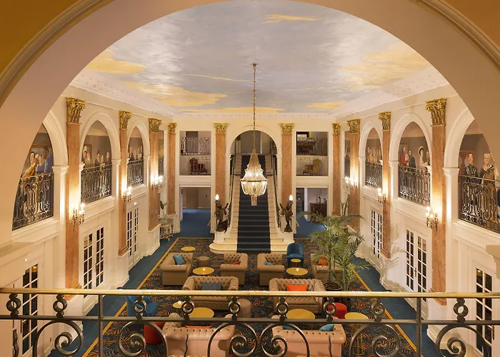 Hôtel&SPA Oceania L'Univers Tours